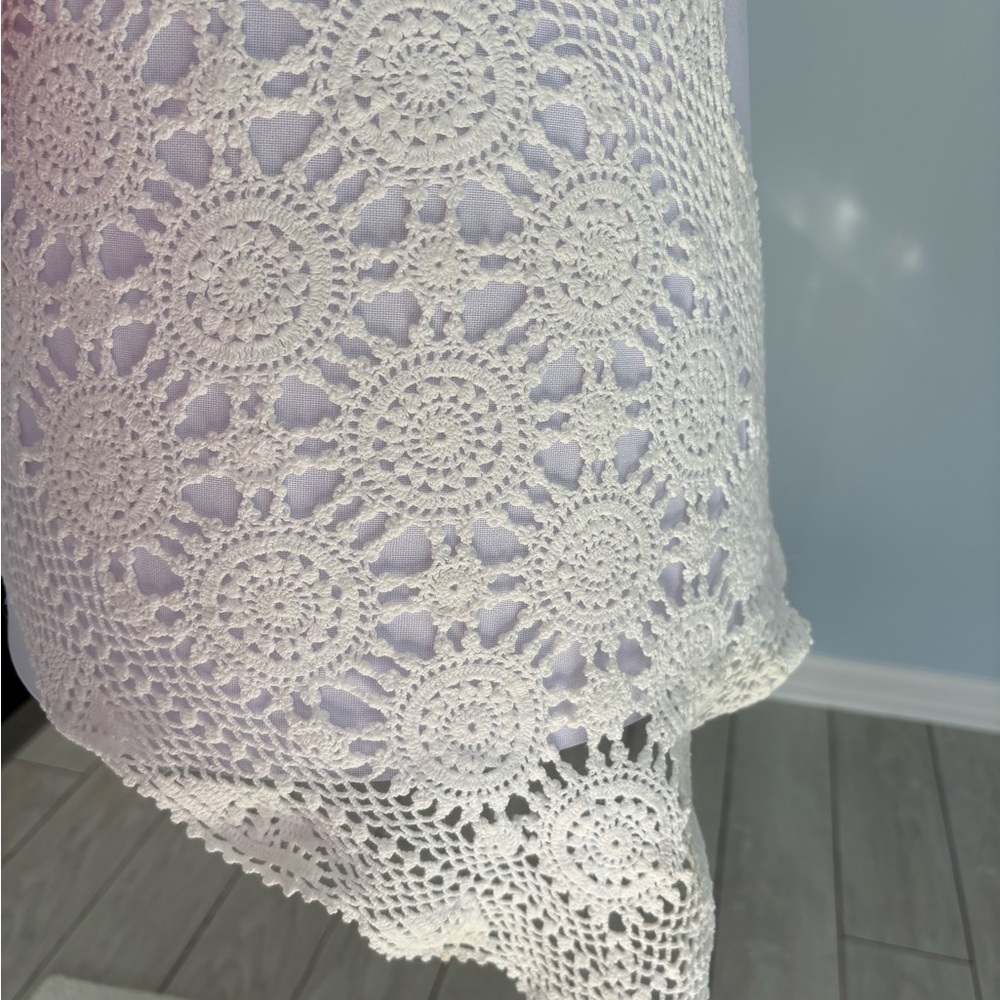 Elegant Cream Lace Lampshade - Picture 2 of 6